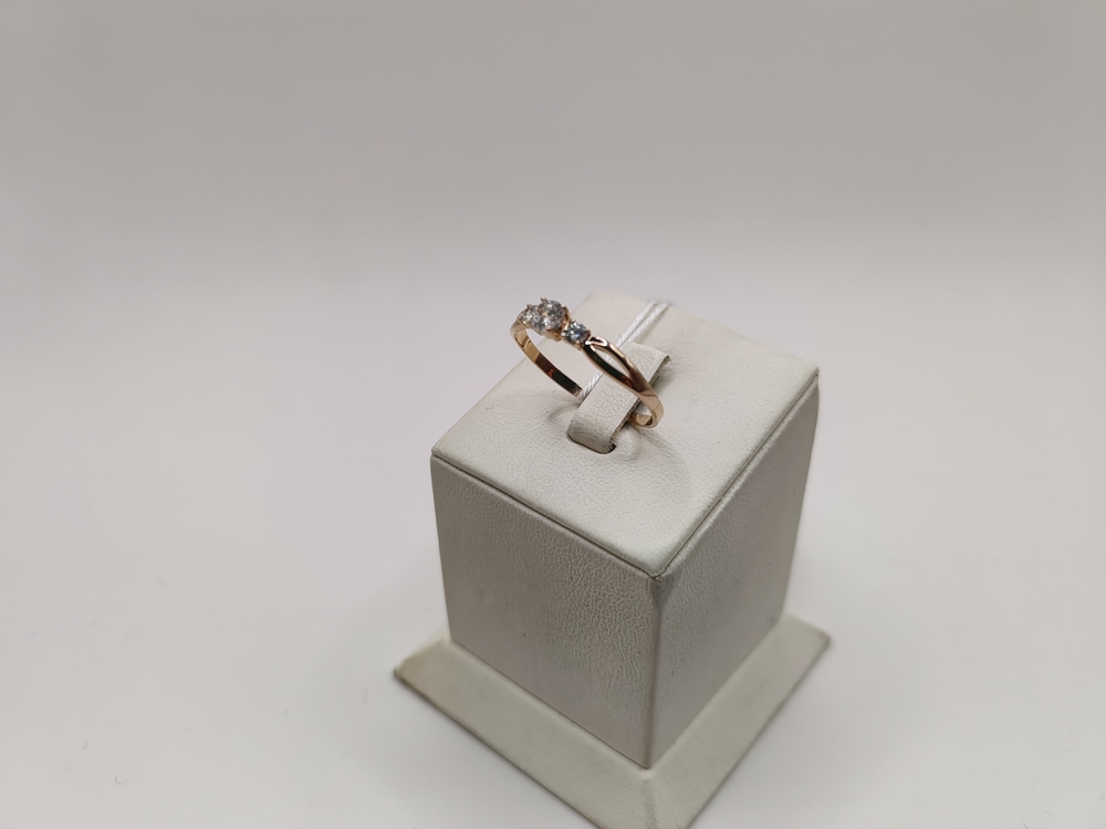 КОЛКМИ375 КОЛЬЦО С КАМНЯМИ (Au 375)