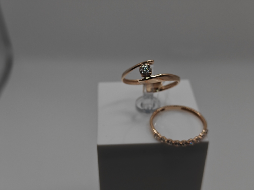 КОЛЬЦО С КАМНЯМИ (Au 585)