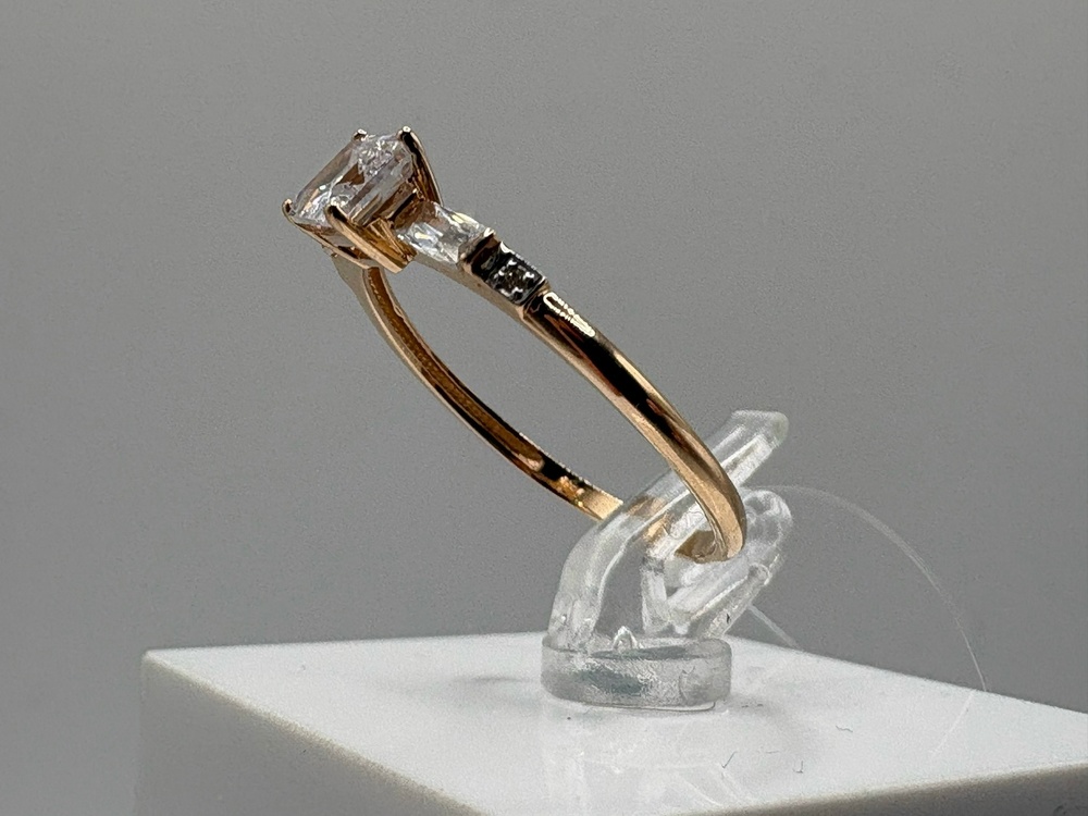 КОЛЬЦО С КАМНЯМИ (Au 585)