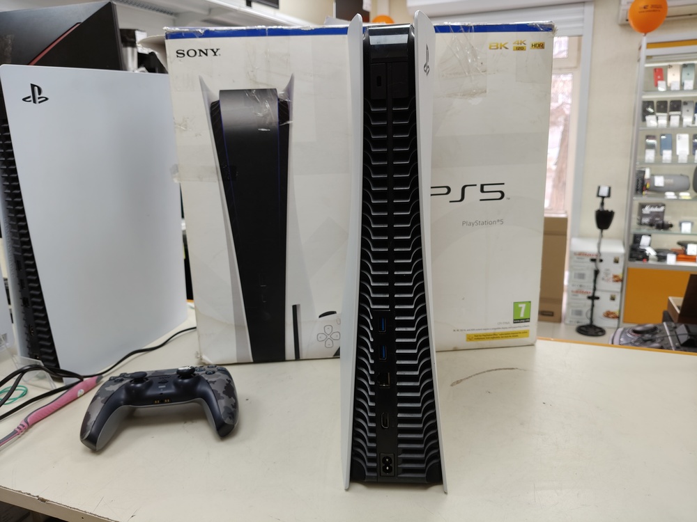 Игровая приставка PlayStation 5 825Gb (С дисководом)