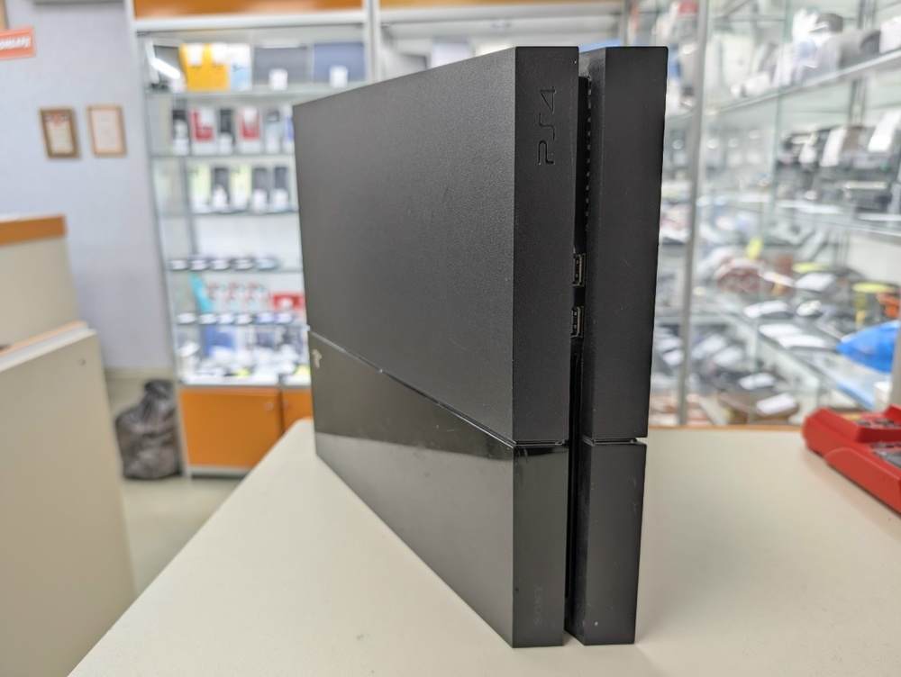 Игровая приставка PlayStation 4 FAT 500GB