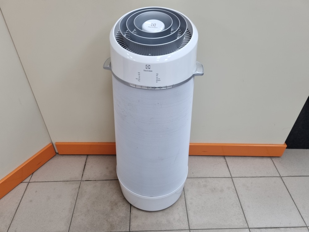 Мобильный кондиционер Electrolux EACM-10FP/N6