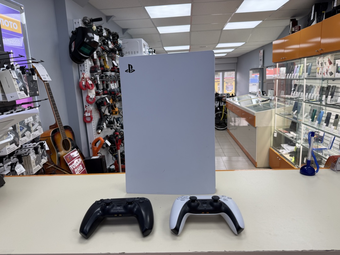 Игровая приставка PlayStation 5 825Gb (С дисководом)