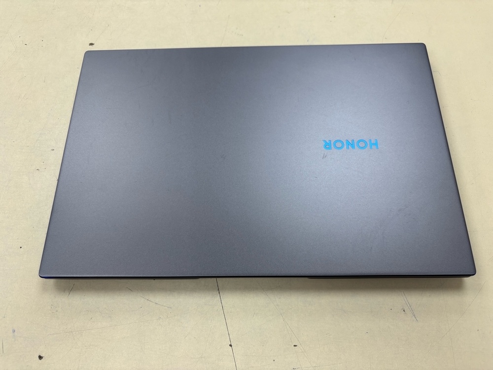 Ноутбук Honor; Ryzen 5 3500U, Radeon Vega 8, 8 Гб, 240 Гб, Нет