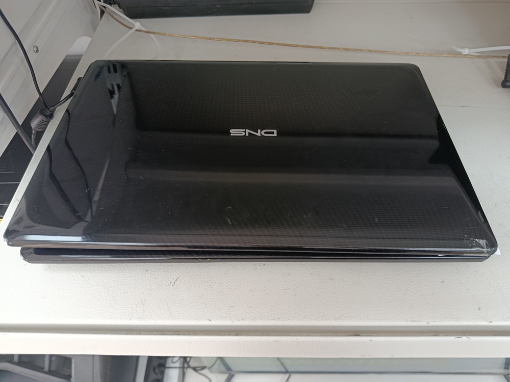 Ноутбук DNS; E1-1500, Radeon HD 7310, 4 Гб, Нет, 320 Гб