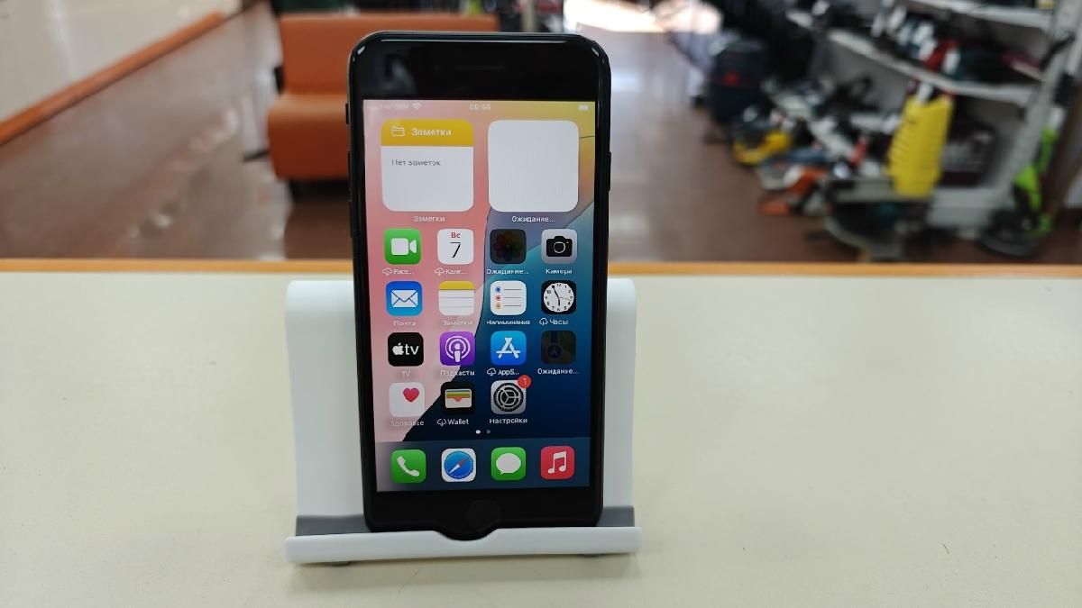 Смартфон Apple iPhone SE 2020 64Gb