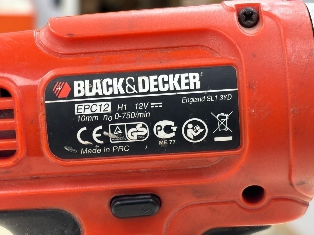 Шуруповерт Black & Decker EPC12