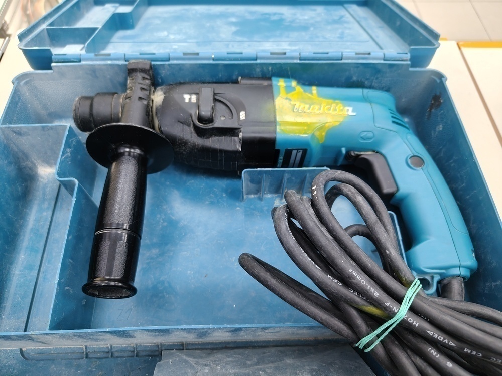 Перфоратор Makita HR2020