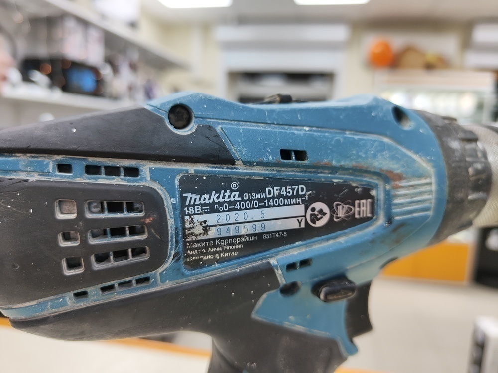 Шуруповерт Makita DF457D