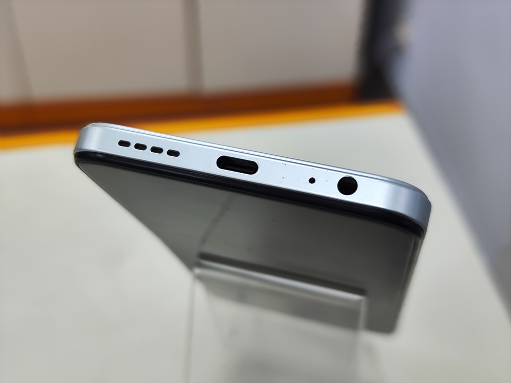 Смартфон Tecno Pova Neo 3 4/128