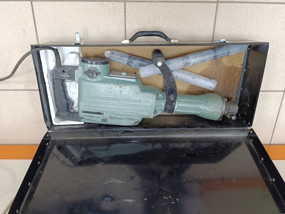 Отбойный молоток Энкор МОЭ-1650