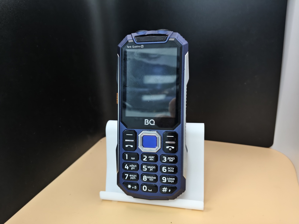 Мобильный телефон BQ Tank Quattro
