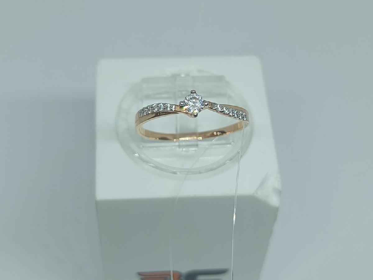 КОЛЬЦО С КАМНЯМИ (Au 585)