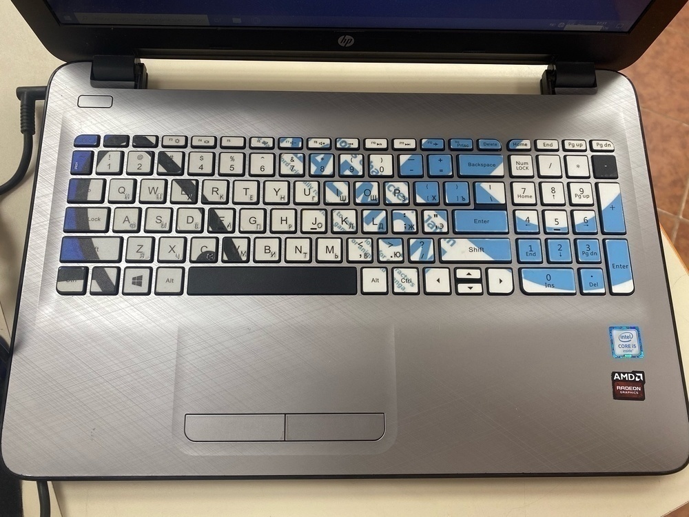 Ноутбук HP; Core i5-6200U, Radeon R5 M330, 4 Гб, 128 Гб, Нет