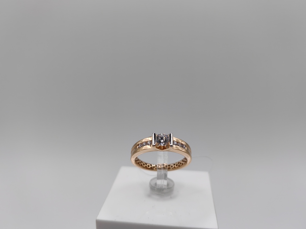 КОЛЬЦО С КАМНЯМИ (Au 585)