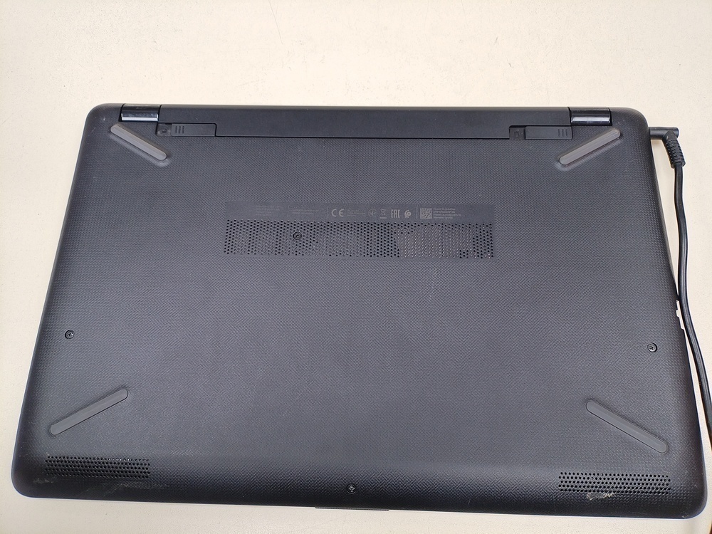 Ноутбук HP 15-rb040ur; AMD, E2, E2-9000e, AMD, Radeon R2 series, 4 Гб, Нет, 500 Гб