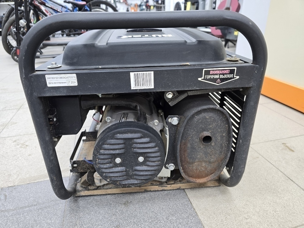 Бензогенератор Huter DY4000LX