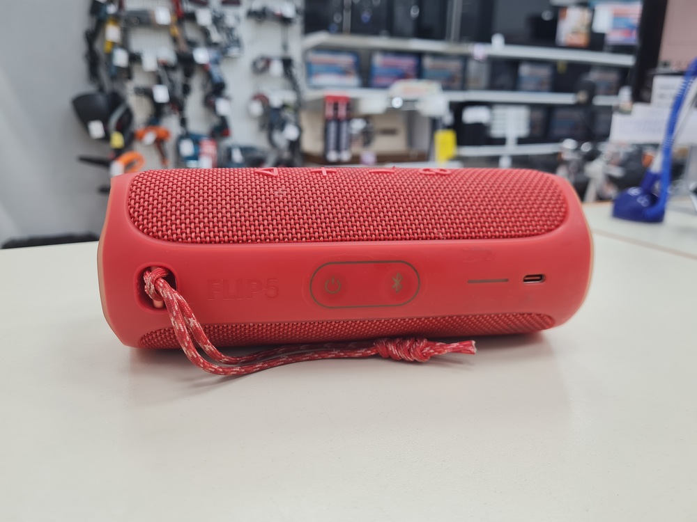 Умная колонка JBL Flip 5;