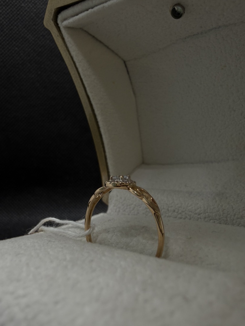 КОЛКМИ585 КОЛЬЦО С КАМНЯМИ (Au 585)