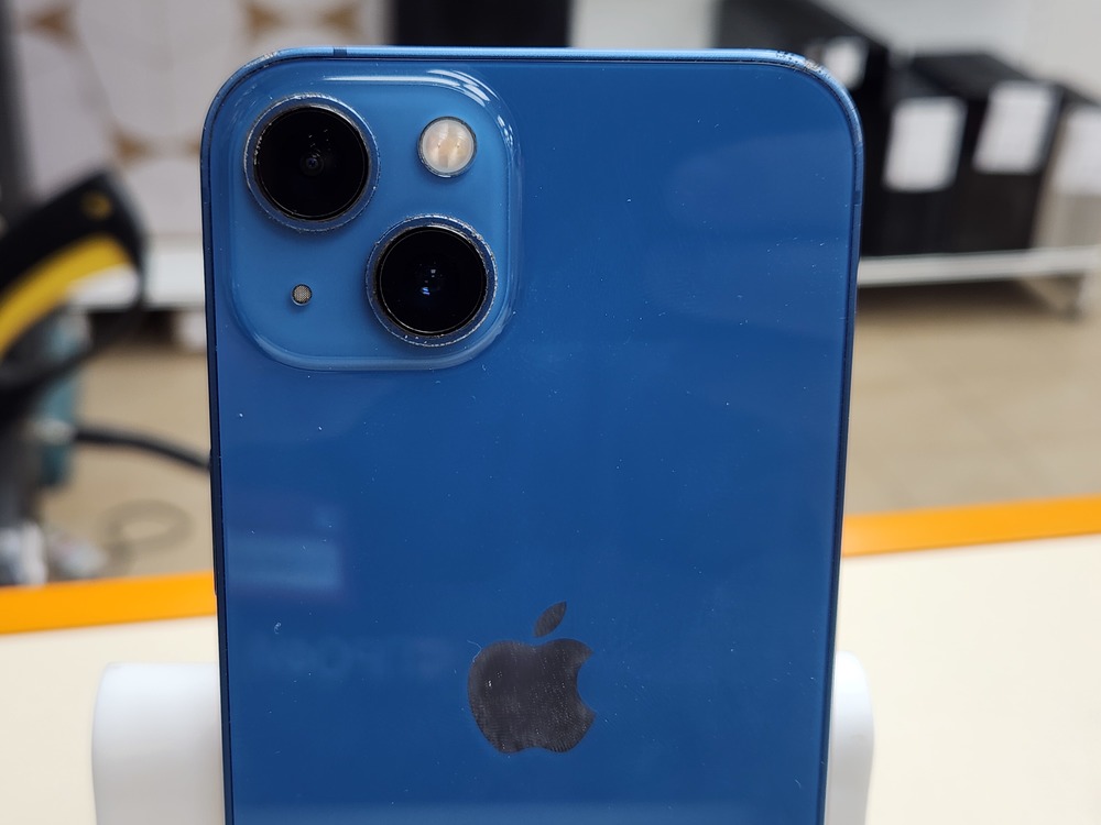 Смартфон Apple iPhone 13 128Gb