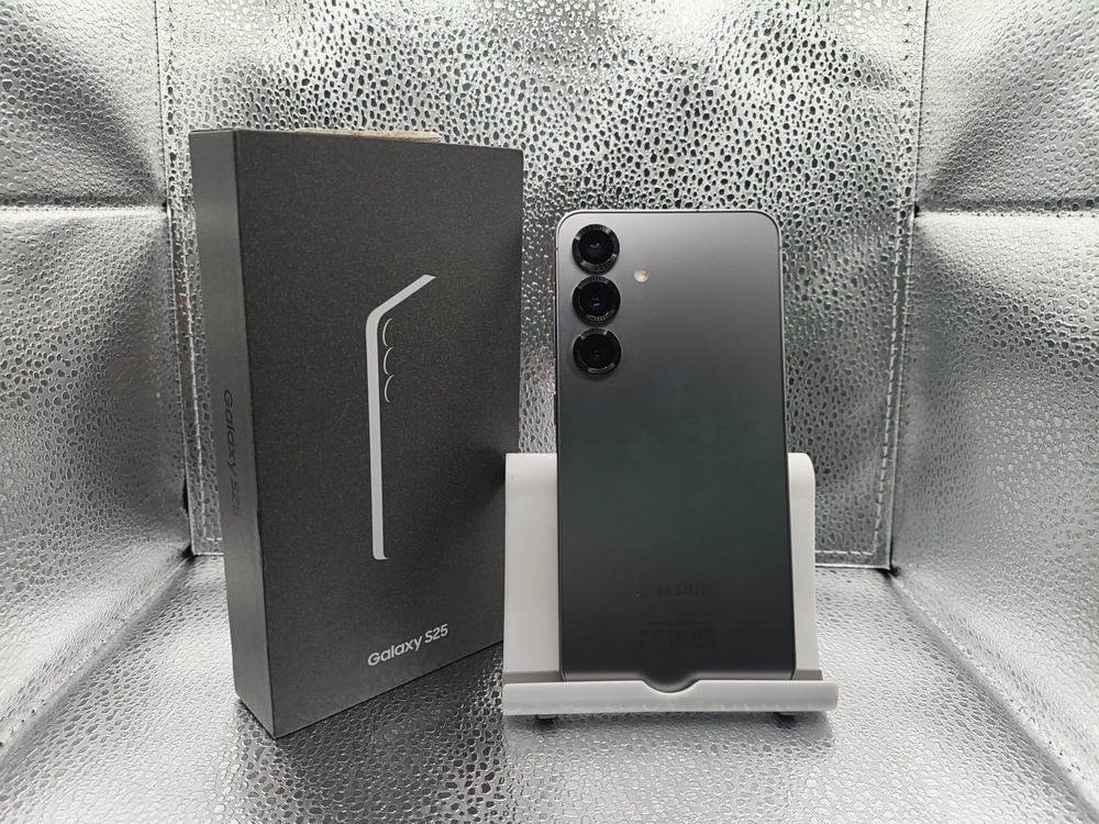 Смартфон Samsung Galaxy S25 12/256