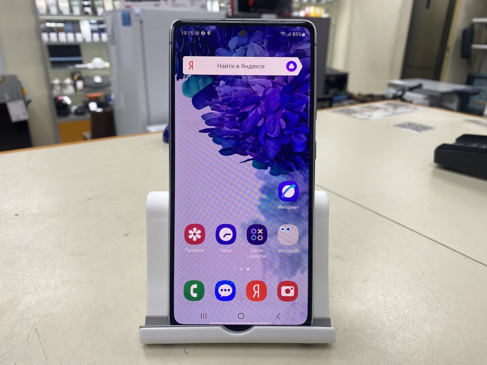 Смартфон Samsung Galaxy S20 FE 6/128