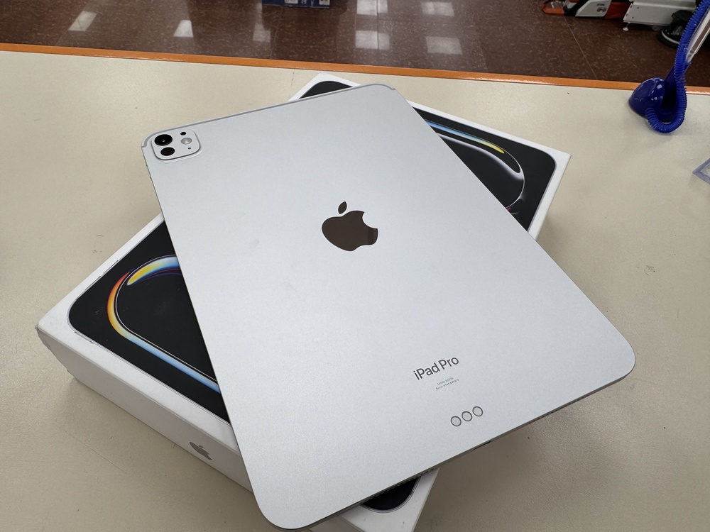 Планшет Apple iPad Pro 256 ГБ(11 дюймов, M4) 2024 A2836 (Wi-Fi)