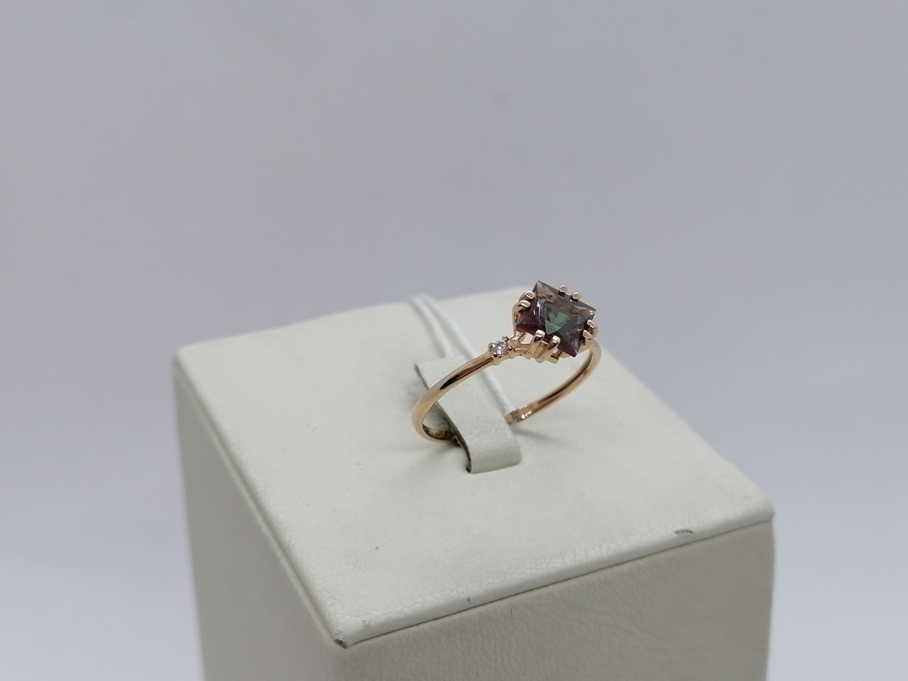 КОЛКМИ585 КОЛЬЦО С КАМНЯМИ (Au 585)