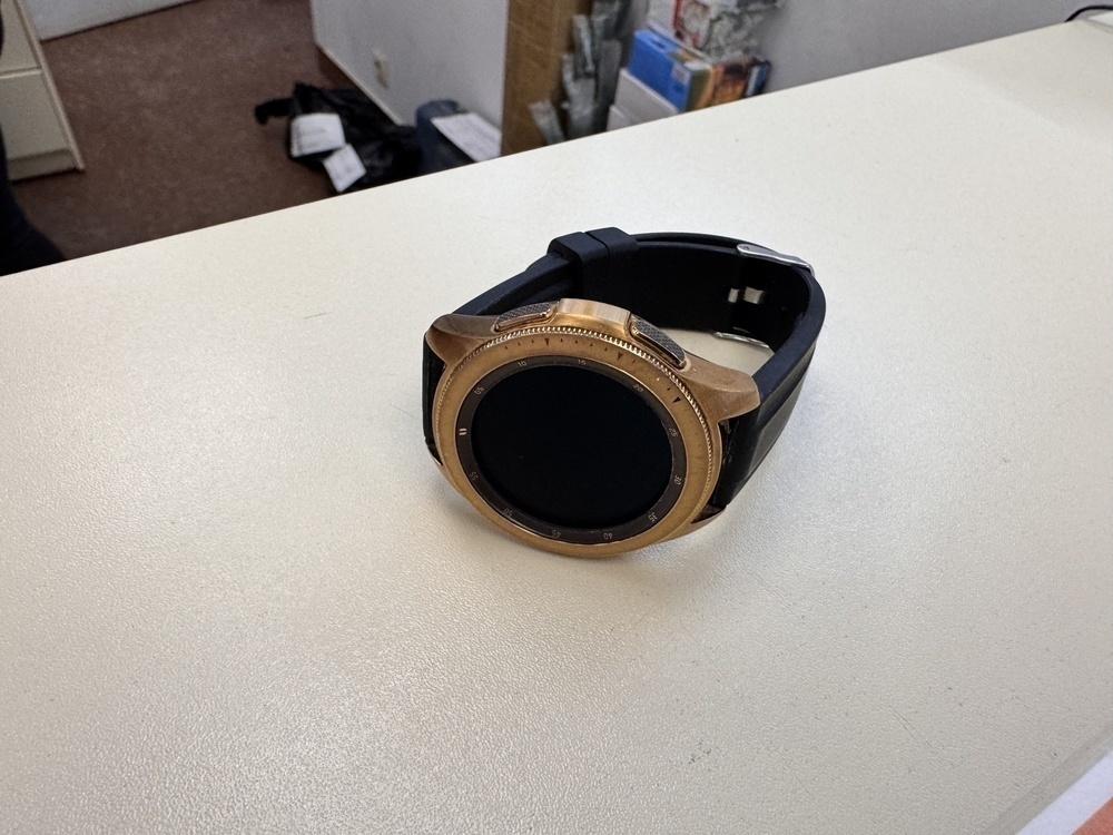 Смарт-часы Samsung Galaxy Watch