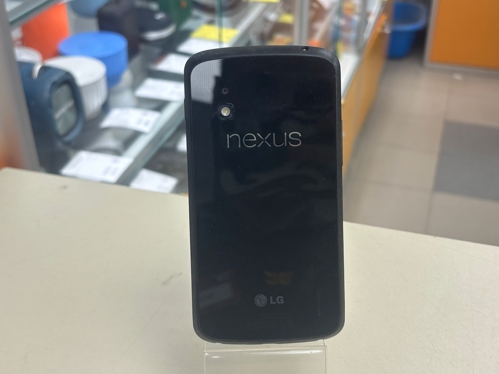Смартфон LG Nexus 4