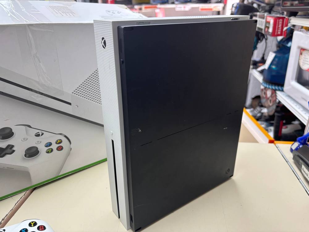 Игровая приставка Xbox One S 500Gb