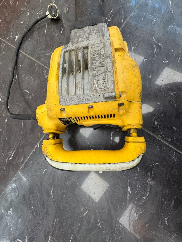 Отбойный молоток Dewalt D25901