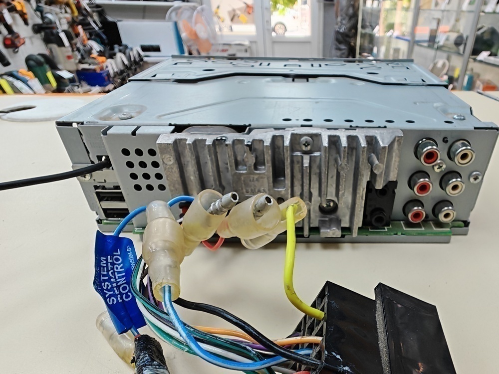 Автомагнитола Pioneer DEH-8400BT