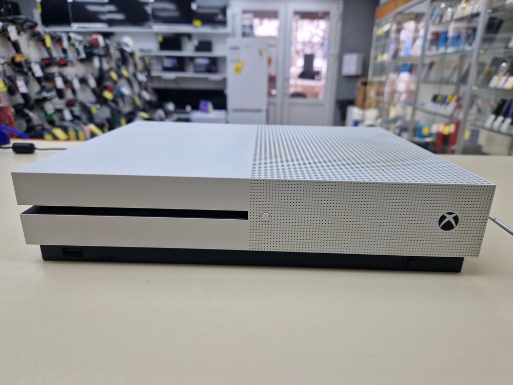 Игровая приставка Xbox One S 1TB