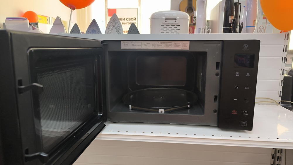 Микроволновая печь LG MS2535GISH