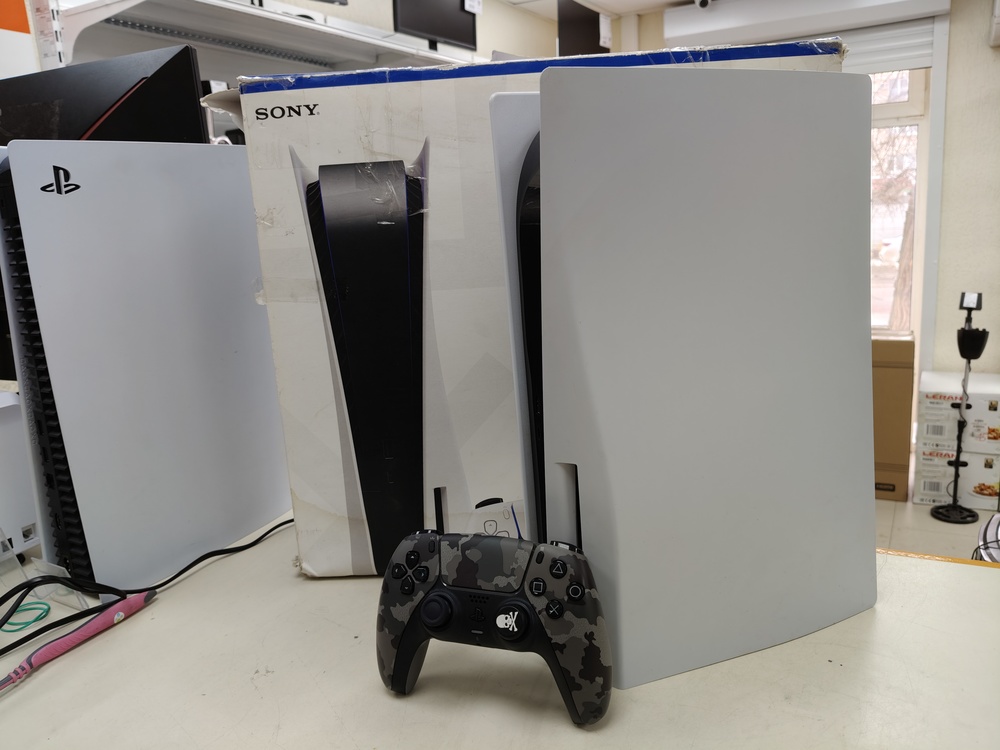 Игровая приставка PlayStation 5 825Gb (С дисководом)