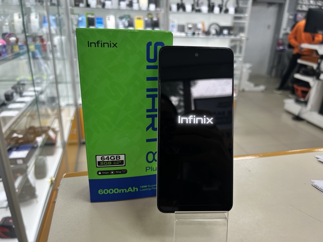 Смартфон Infinix Smart 8 Plus 4/64