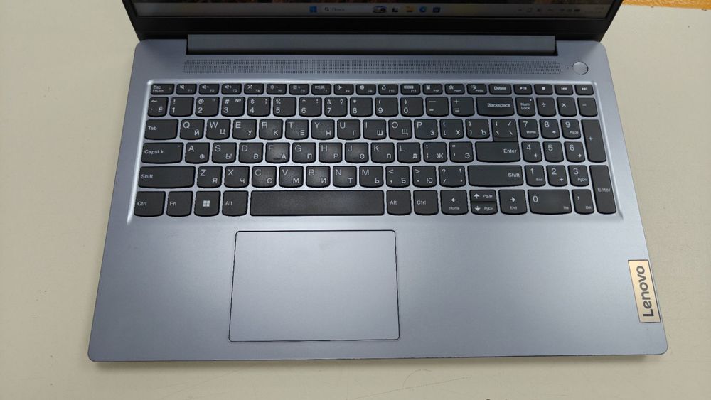 Ноутбук Lenovo; Ryzen 5 7520U, Radeon 610M, 8 Гб, 512 GB, Нет