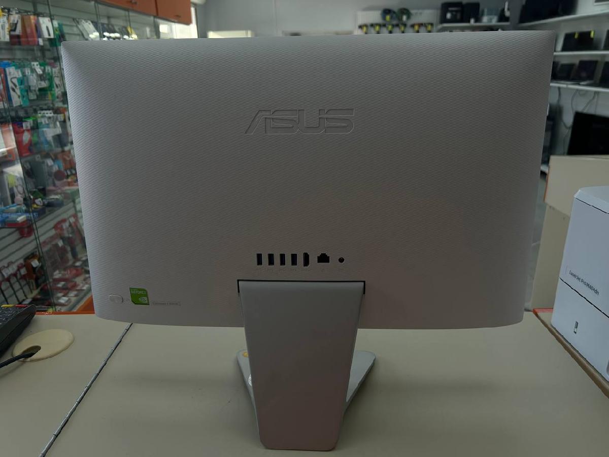 Моноблок Asus; Pentium Silver J5005, GeForce MX110, 4 Gb, Нет, 500 Гб