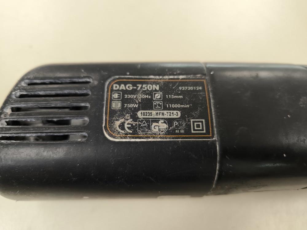 Угловая шлифмашина Defort DAG-750n-r