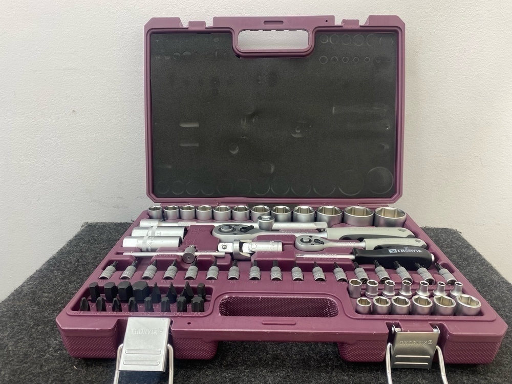 Набор инструментов Thorvik TS082 универсальный 1/4, 1/2 DR