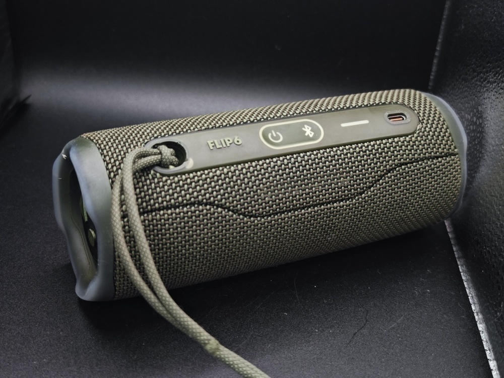 Портативная акустика JBL Flip 6;