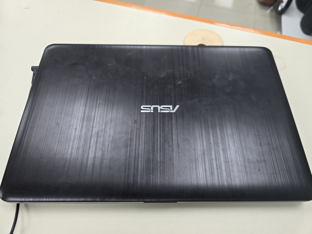 Ноутбук ASUS; Pentium N4200, Geforce 810M, 8 Гб, 120 Гб, Нет