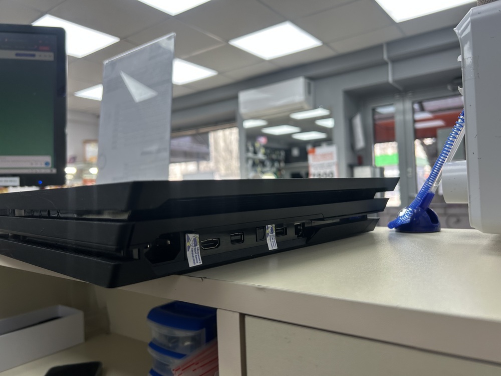 Игровая приставка PlayStation 4 Pro 1Tb