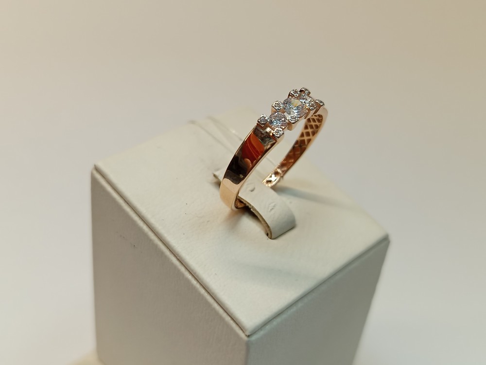 КОЛЬЦО С КАМНЯМИ (Au 585)