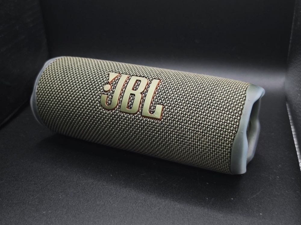 Портативная акустика JBL Flip 6;