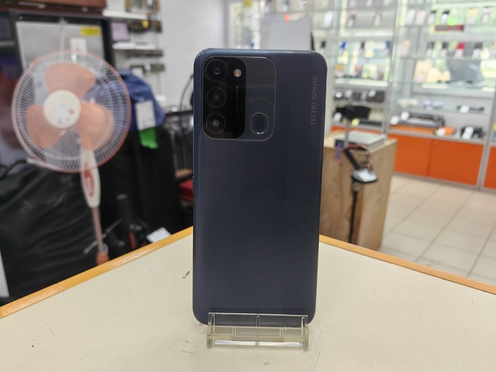 Смартфон Tecno Spark 8C 4/64