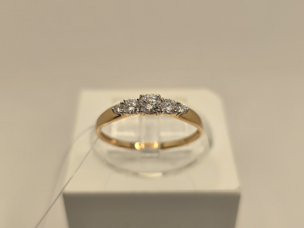 КОЛЬЦО С КАМНЯМИ (Au 585)