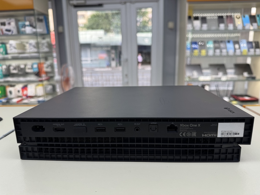 Игровая приставка Xbox One X 1Tb