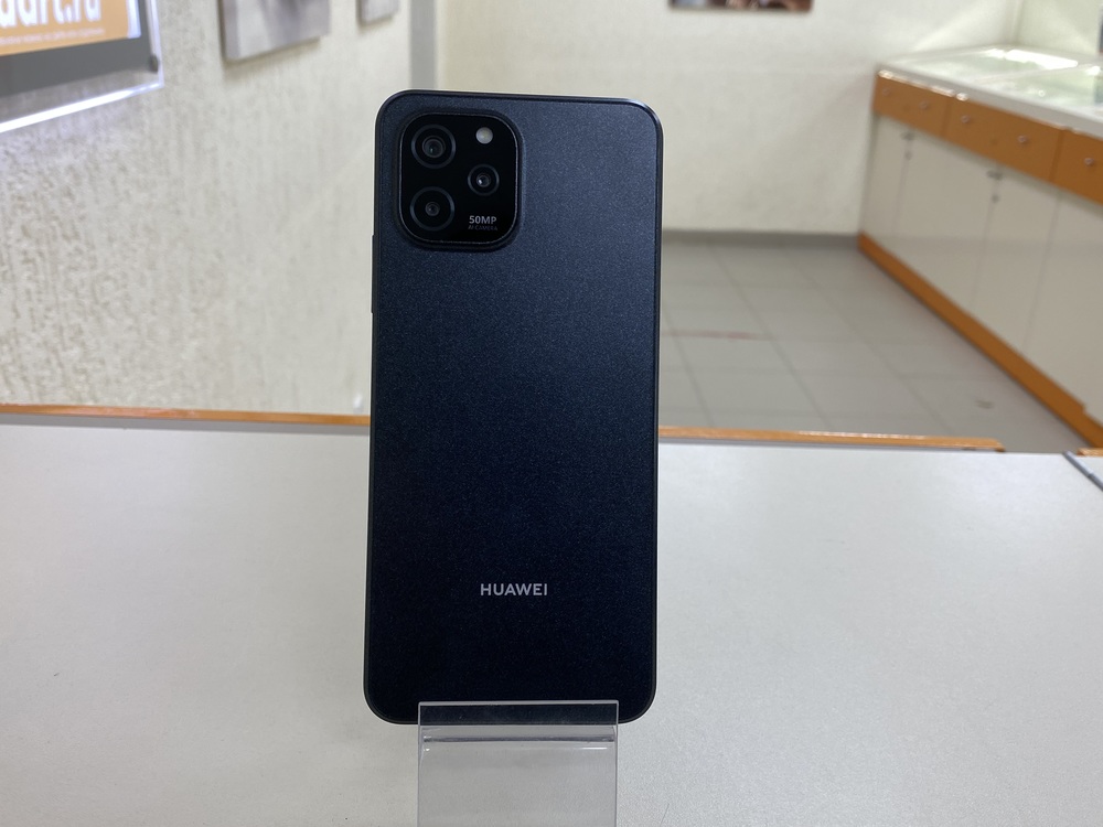 Смартфон Huawei Nova Y61 4/128